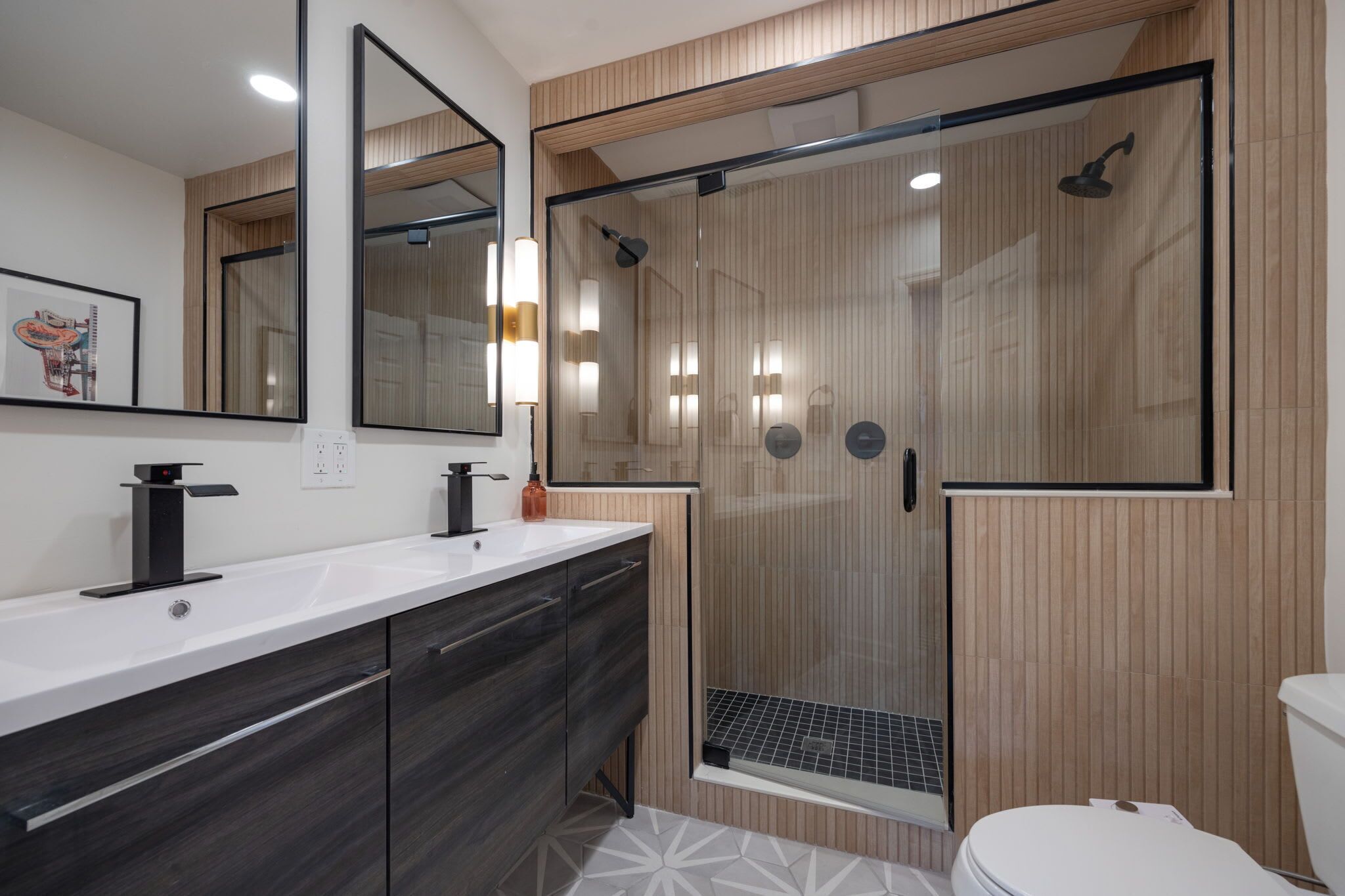 Shower, hair dryer, towels, shampoo