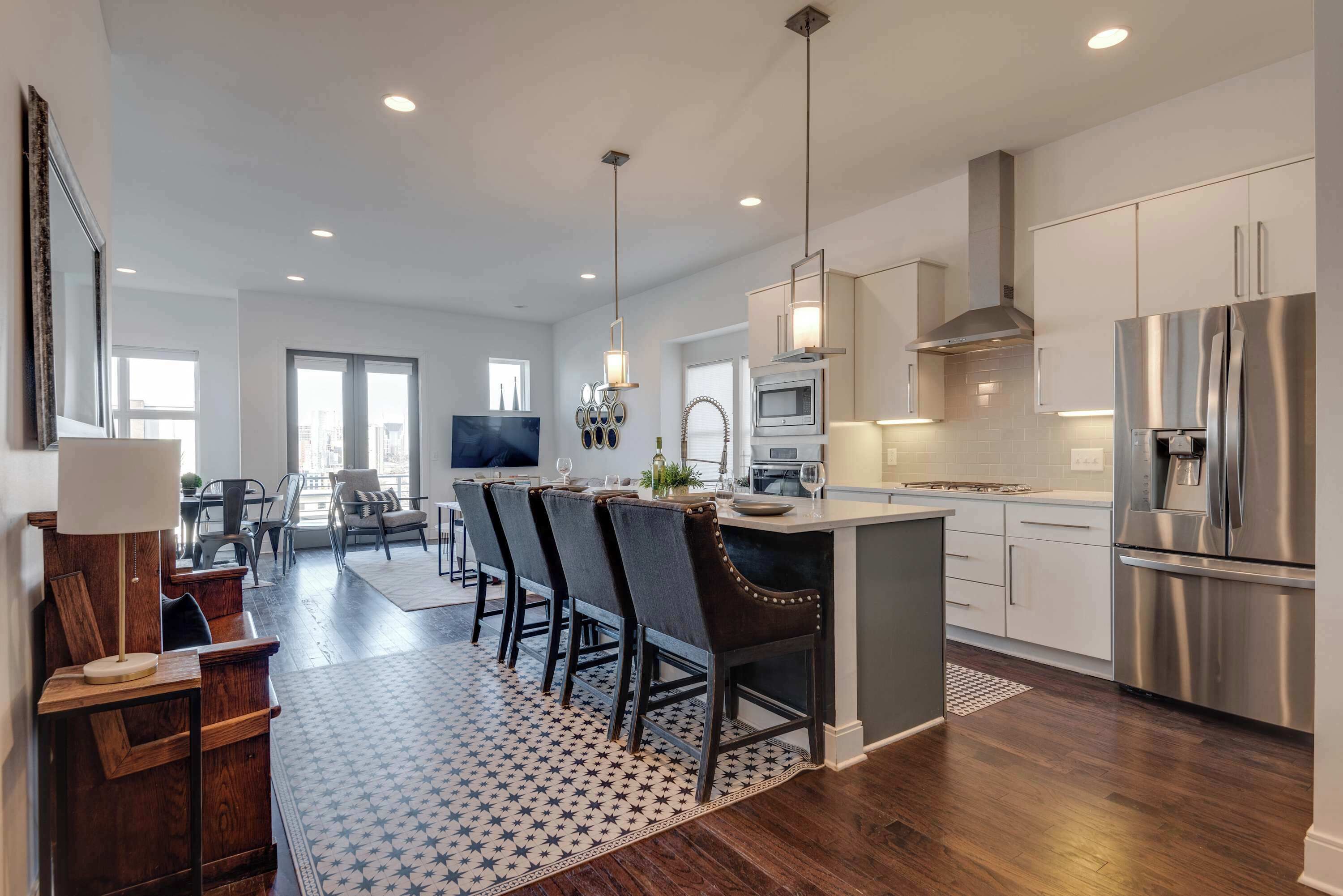 Refrigerador, microondas, horno y parrilla de estufa 