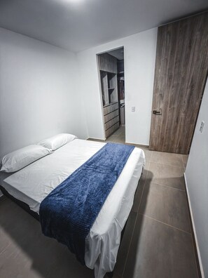 Fer et planche à repasser, accès Internet