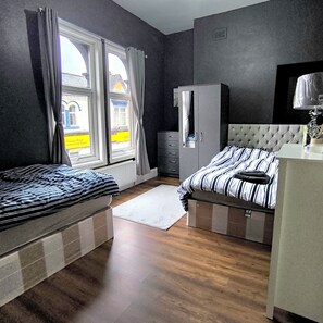 4 makuuhuonetta, internet, vuodevaatteet