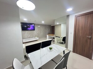 Apartamento Deluxe, vistas a la ciudad | Interior