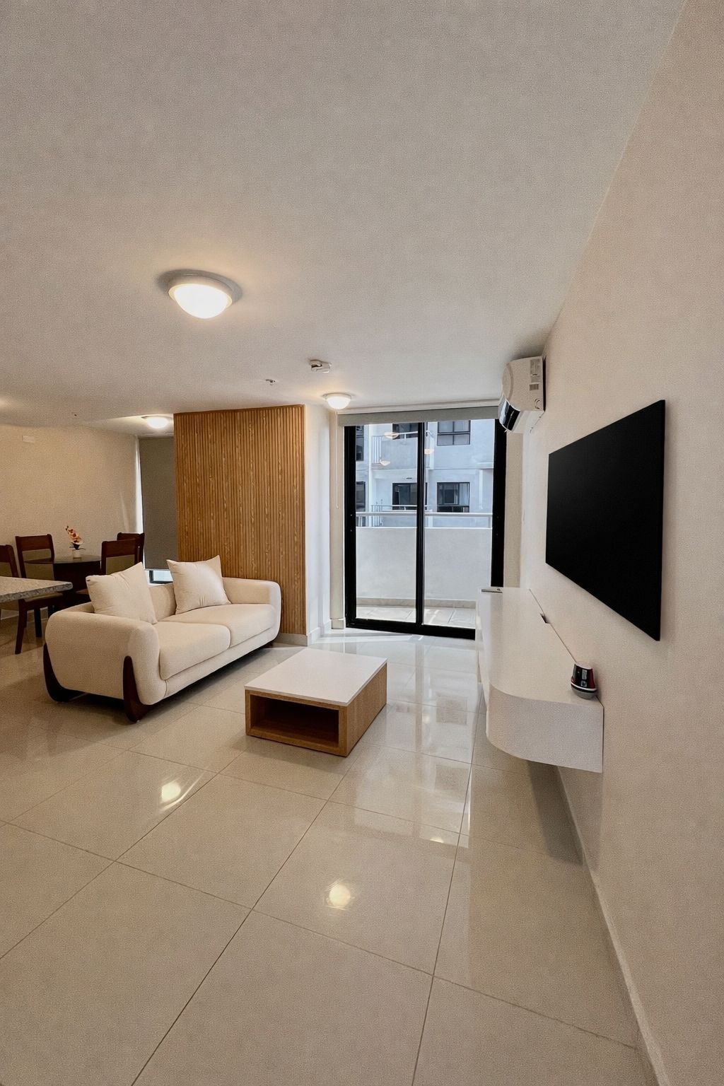 Signature Apartment, Non Smoking, City View | Living area