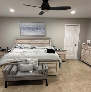 4 bedrooms, desk, Internet, bed sheets - 4 Bedroom House in Saratoga (Saratoga Springs, NY, 12866)