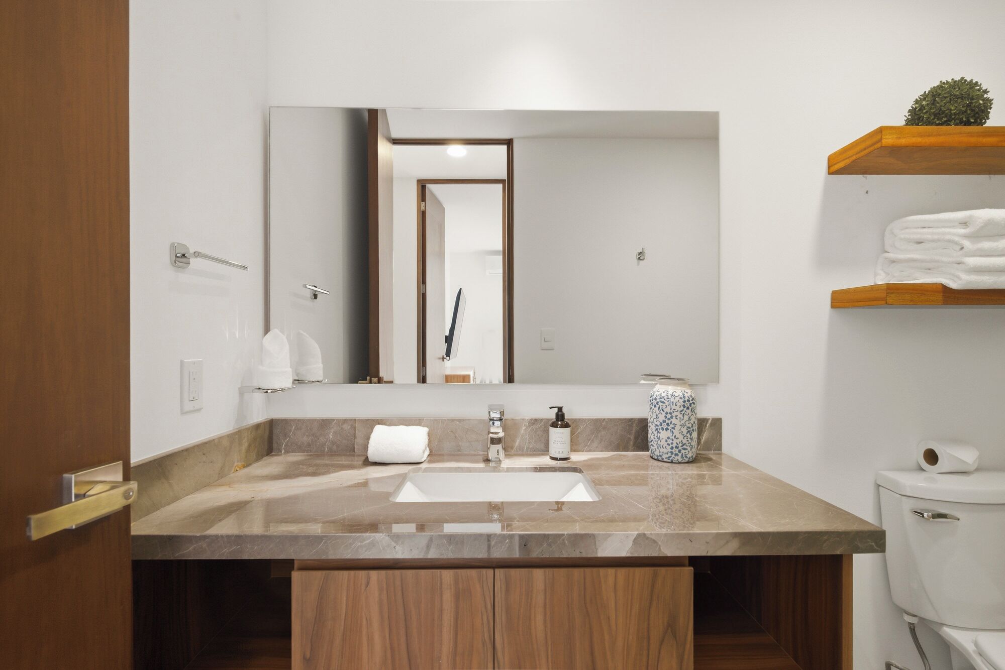 Deluxe Apartment, 2 Bedrooms, Terrace, Garden View | Bathroom | Shower, hair dryer, towels, soap