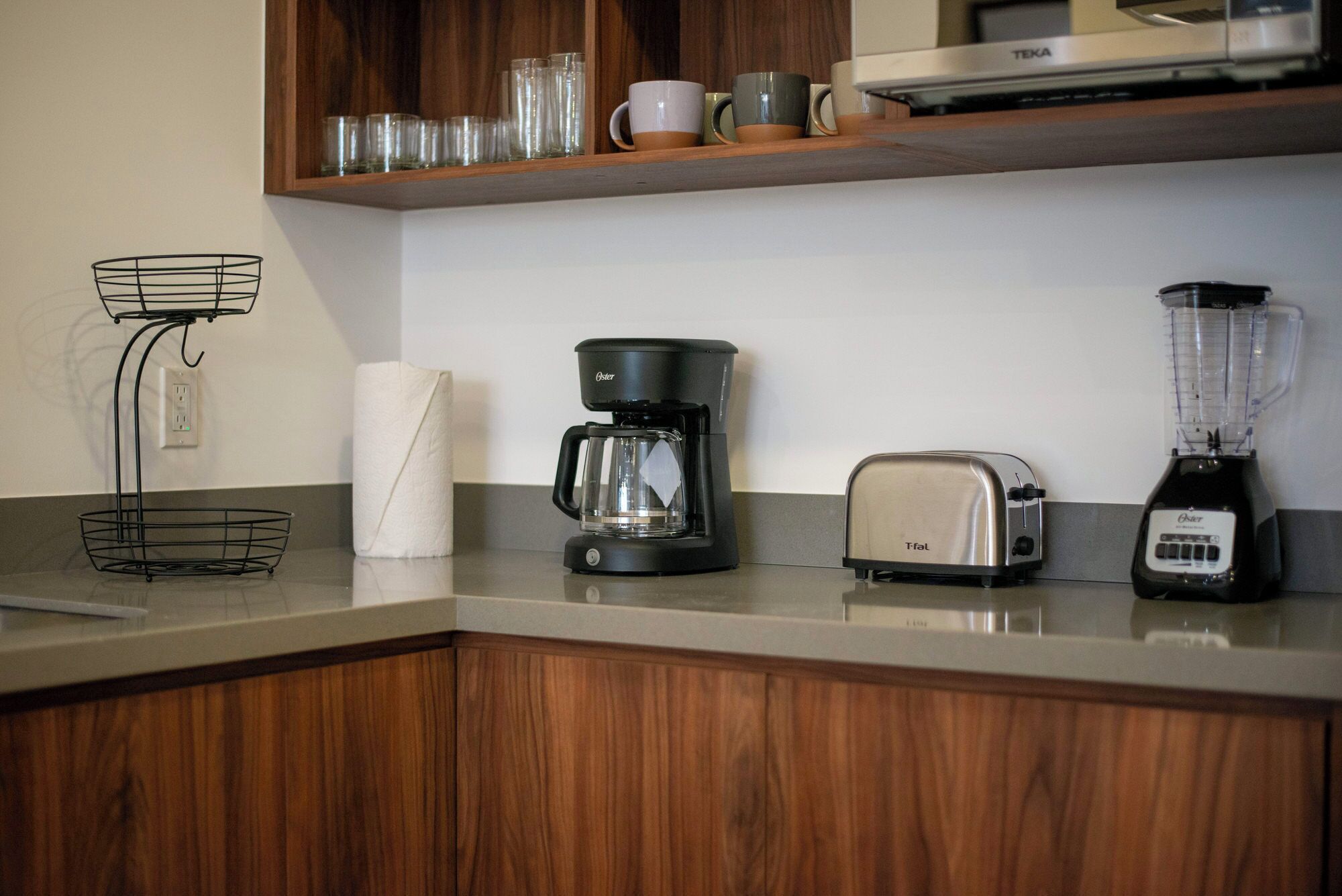 Comfort Apartment, 2 Bedrooms | Private kitchen | Full-sized fridge, microwave, oven, stovetop