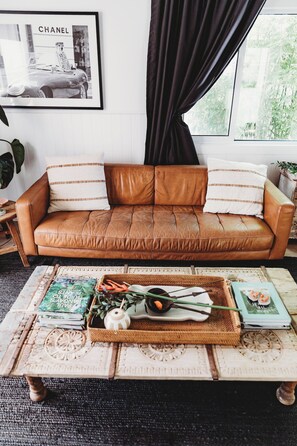 Living area - Studio 34 - Nelson Bay (Nelson Bay)