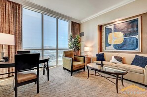 TV, offices - MGM Signature 34-818 Jacuzzi Studio UpperPenthouse (Las Vegas)
