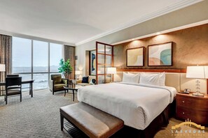Desk, iron/ironing board, WiFi, bed sheets - MGM Signature 34-818 Jacuzzi Studio UpperPenthouse (Las Vegas)