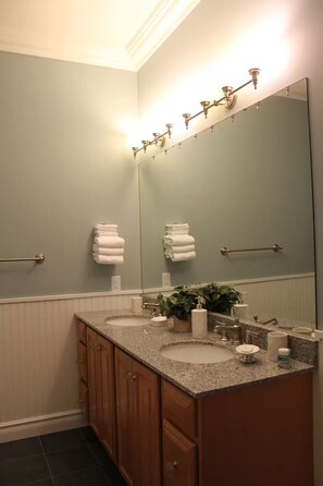 Jetted tub, hair dryer, towels, soap