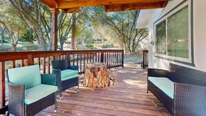 Terrace/patio - Pine Mtn Lake | Game Room | Yosemite | Sleeps 12 (Groveland)
