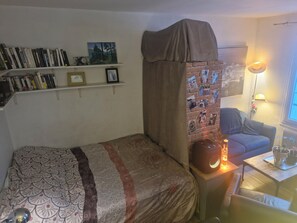 Fer et planche à repasser, Wi-Fi, draps fournis