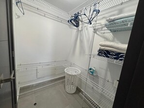 Interior - Habitación privada (La trinitaria)