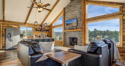 NEW!! Luxury Cabin w/Magnificent Views, Hot Tub, & 40 Private Acres