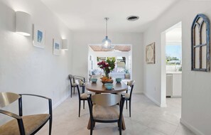 Dining - Baycrest Bungalow | Walk to Beaches & Shops on Venice Island (Venice)