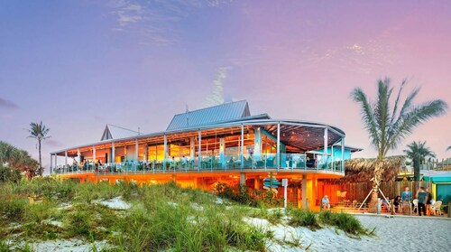 Baycrest Bungalow | Walk to Beaches & Shops on Venice Island