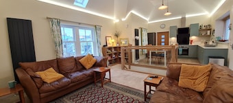 NEW LISTING! Old Police Station, Portsoy - sleeps 4 guests in 2 bedrooms
