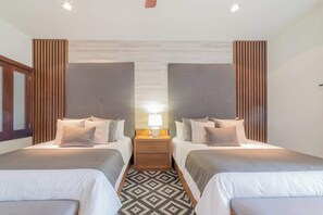 Iron/ironing board, WiFi, bed sheets - Marina View Suite · Beach Club · Housekeeping (La Paz)