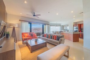 TV - Casa Los Bitos Beach Club Golf Cart & Housekeeping (La Paz)