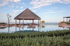 Pool - Vistamar Suite: Beach Access, Pool & Family Fun! (La Paz)