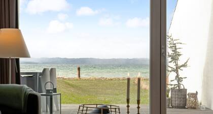 Amazing apartment in Ebeltoft with house sea view