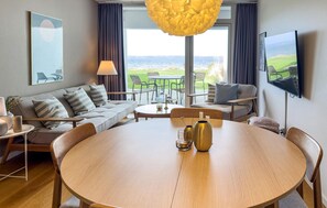 TV - Amazing apartment in Ebeltoft with house sea view (Ebeltoft)