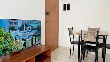 Familienapartment, Veranda, Stadtblick | Speisen