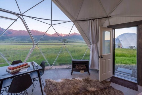 Yellowstone Luxury Dome w/ Views & Stargazing