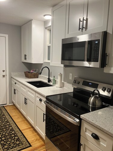 Newly renovated cozy 1-bedroom cottage in charming Lithopolis