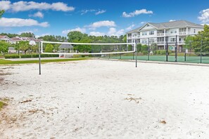 Sports court - Ironwood | Pool & Tennis Near the Beach (North Myrtle Beach)