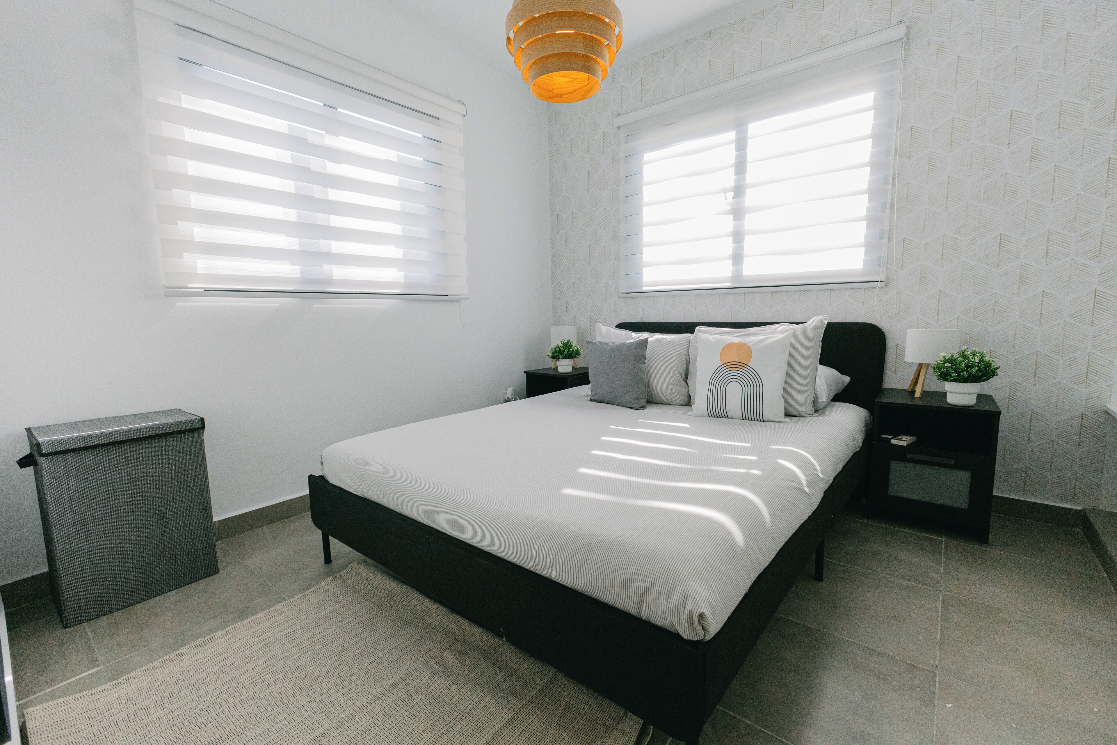 2 chambres, fer et planche à repasser, accès Internet, draps fournis