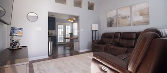 Near casino and wedding venues- 3 Bedroom home with ample outdoor space!