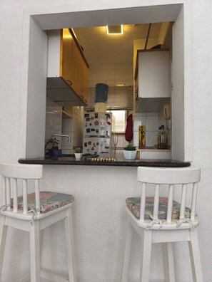 Private kitchen - Refuge in Leme | Comfort/Great location (Rio de Janeiro)