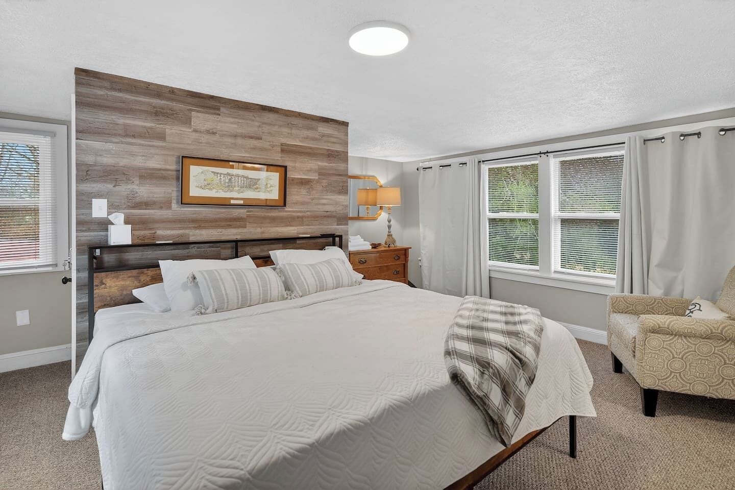 4 chambres, fer et planche à repasser, lit parapluie, Wi-Fi gratuit