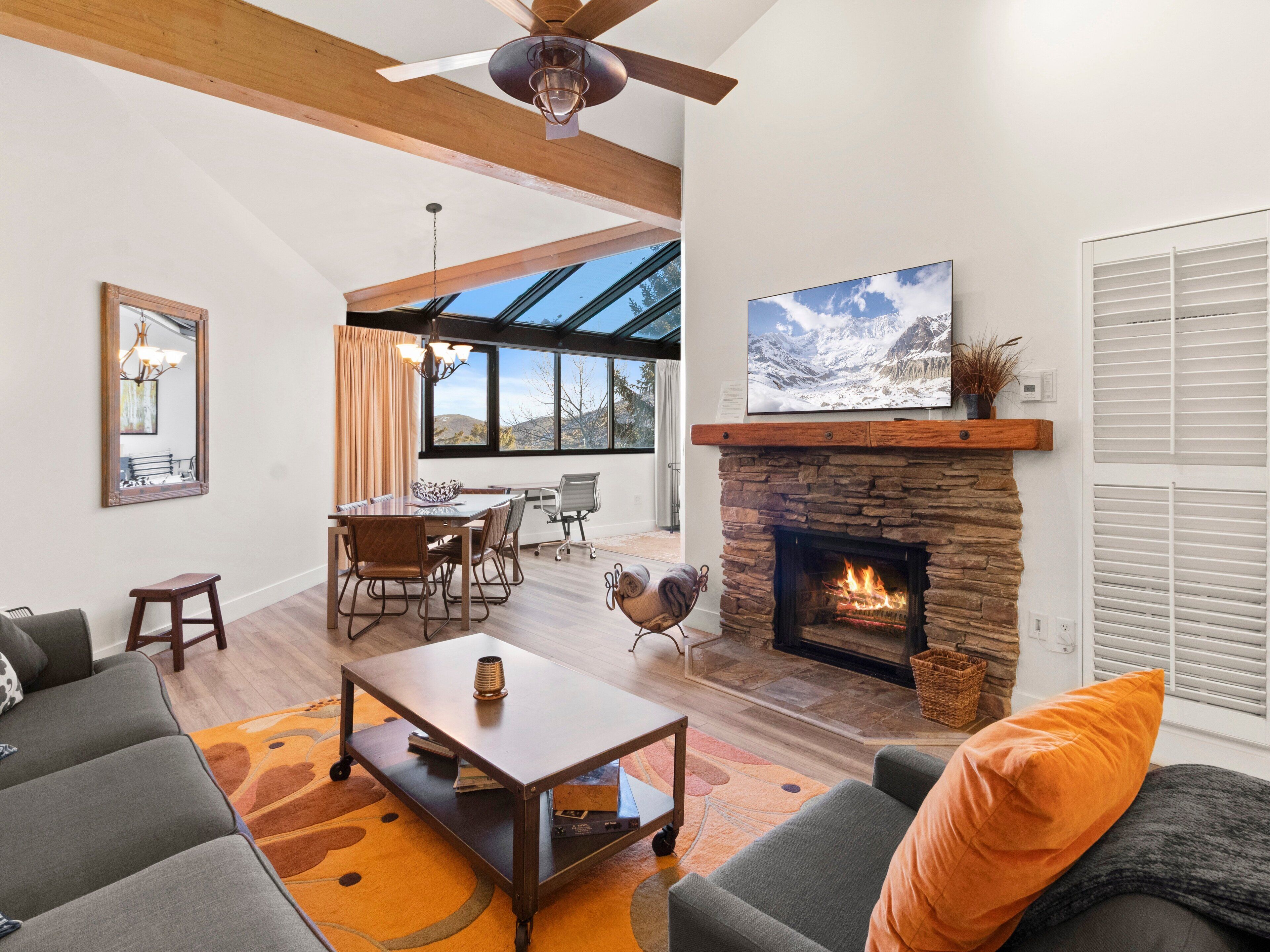 Smart-TV, Kamin, DVD-Player