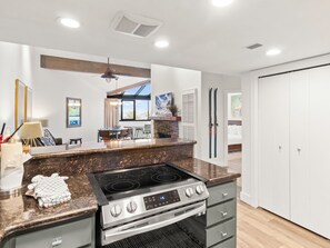 Fridge, microwave, oven, stovetop - Silver King 501 | 150 Yards to Lifts | Pool & Hot Tub | Full Kitchen (Park City)