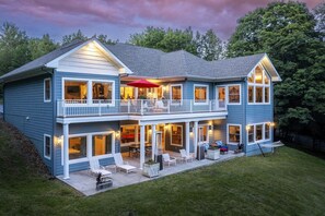Exterior - Pike Lake Luxury Lakefront Home (Duluth)