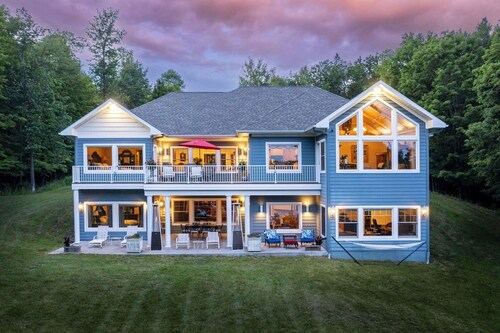 Pike Lake Luxury Lakefront Home