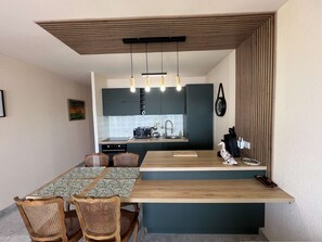 Fridge, microwave, oven, dishwasher - SEAFRONT APARTMENT FOR 4 PEOPLE – TOWN CENTER (STE MAXIME)