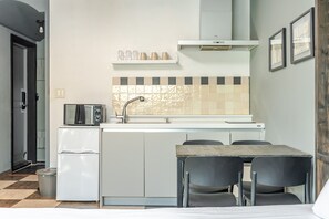 Basic Room, 1 Bedroom (102) | 1 bedroom, free WiFi - Gangneung Geugot Pension (Gangneung)