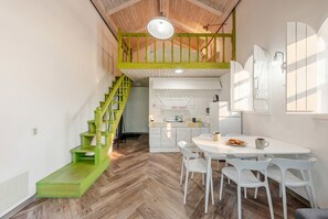 Basic Room, 1 Bedroom (204) | 1 bedroom, free WiFi - Gangneung Trip Spa Pension (Gangneung)