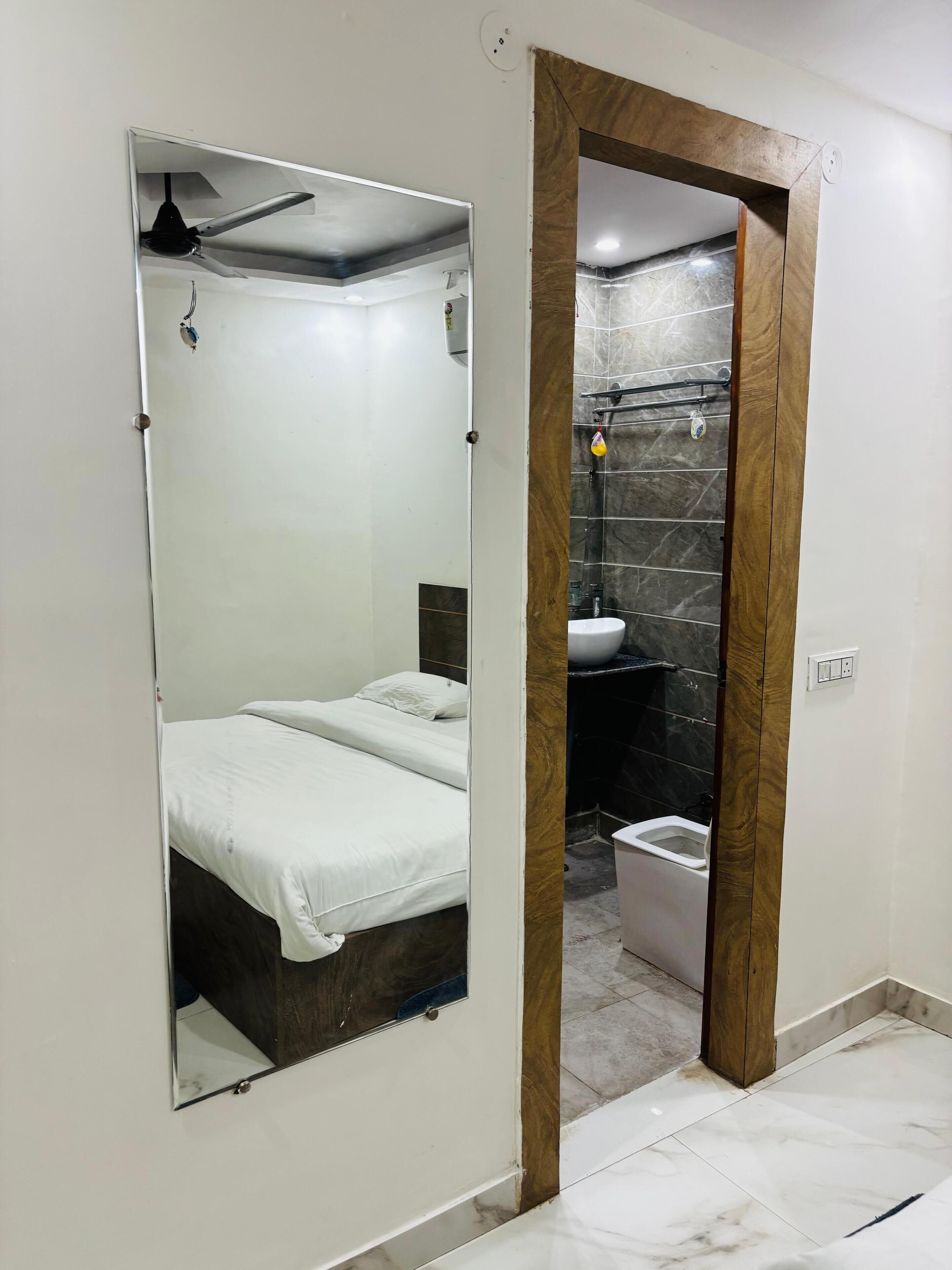 Desk, laptop workspace, free WiFi