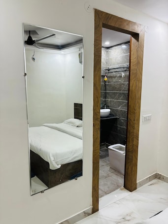 Desk, laptop workspace, free WiFi. Lotustar Hotel