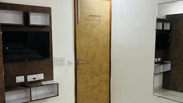 Escrivaninha, espaço de trabalho para notebook, Wi-Fi de cortesia