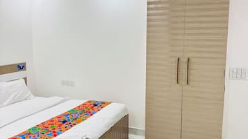 Desk, laptop workspace, free WiFi