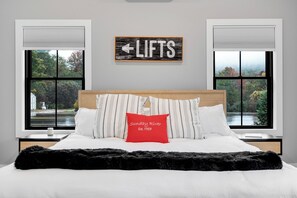 Tabla de planchar con plancha, wifi y ropa de cama 