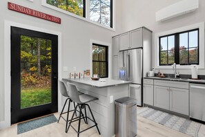 Private kitchen - Cozy Getaway 2 Minutes from Sunday River (Newry)