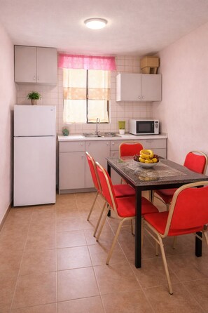 Standard Room | Dining - Valencia's Guesthouse (Nuku'alofa)