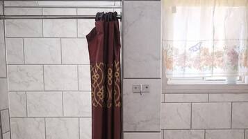 Standard Room | Bathroom