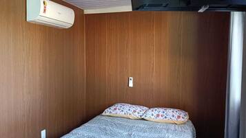 1 quarto, ferros/tábuas de passar roupa, Wi-Fi, roupa de cama