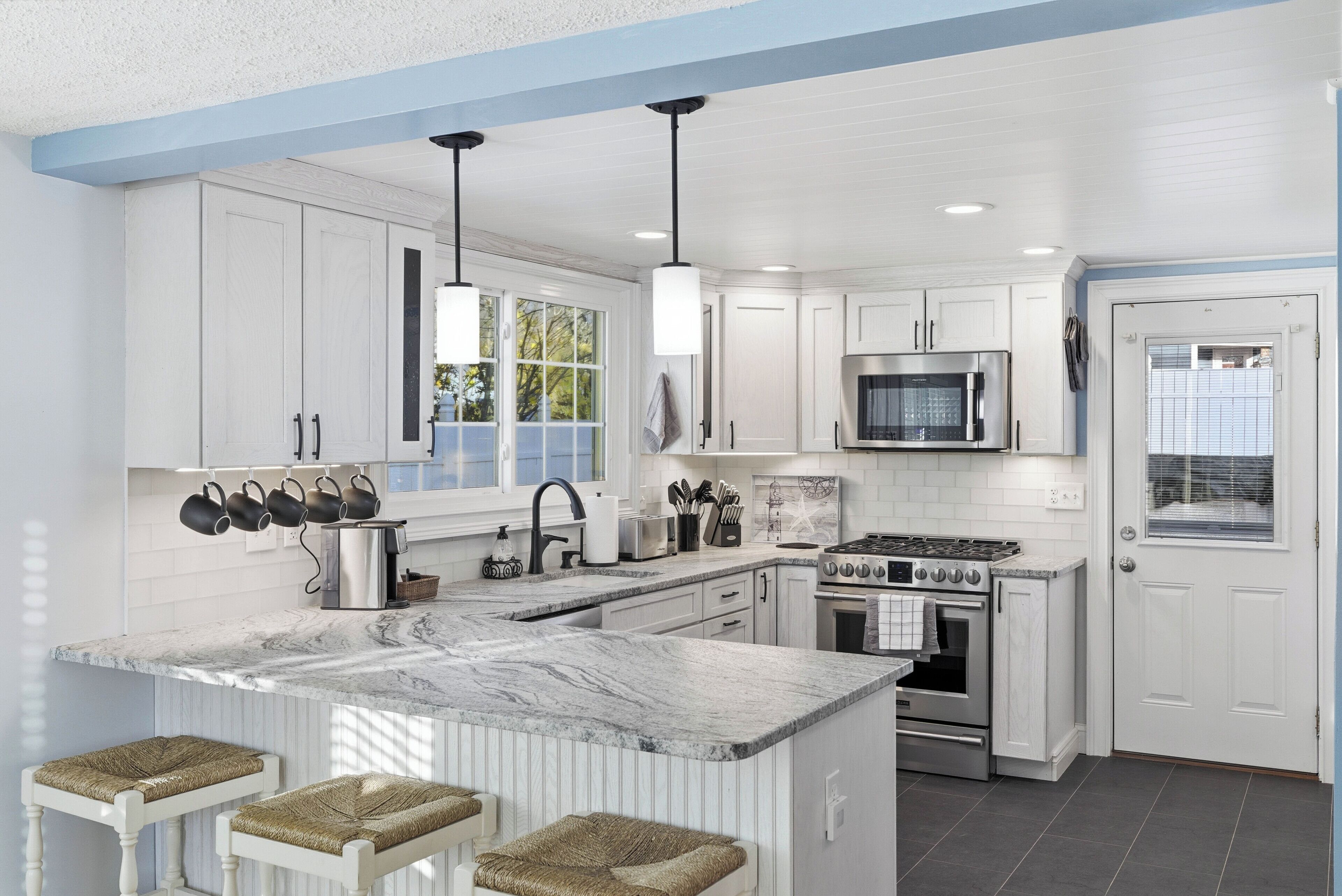 Microwave, oven, stovetop, dishwasher